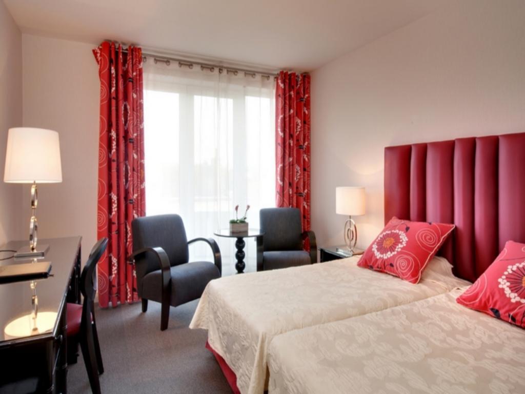 Grand Hotel De Solesmes - Teritoria Zimmer foto